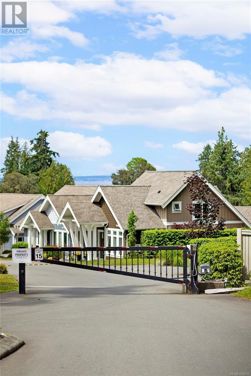 Photo 47 of 29 5251 Island Hwy, Qualicum Beach BC