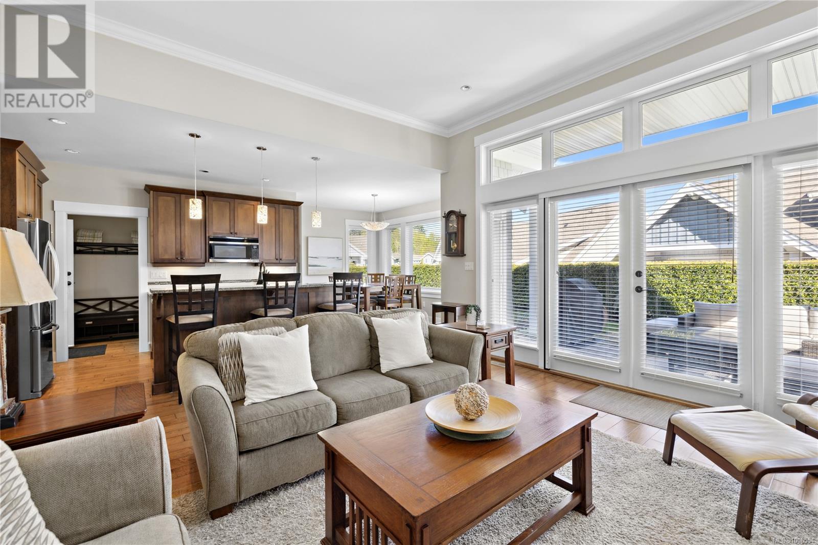 Photo 5 of 29 5251 Island Hwy, Qualicum Beach BC
