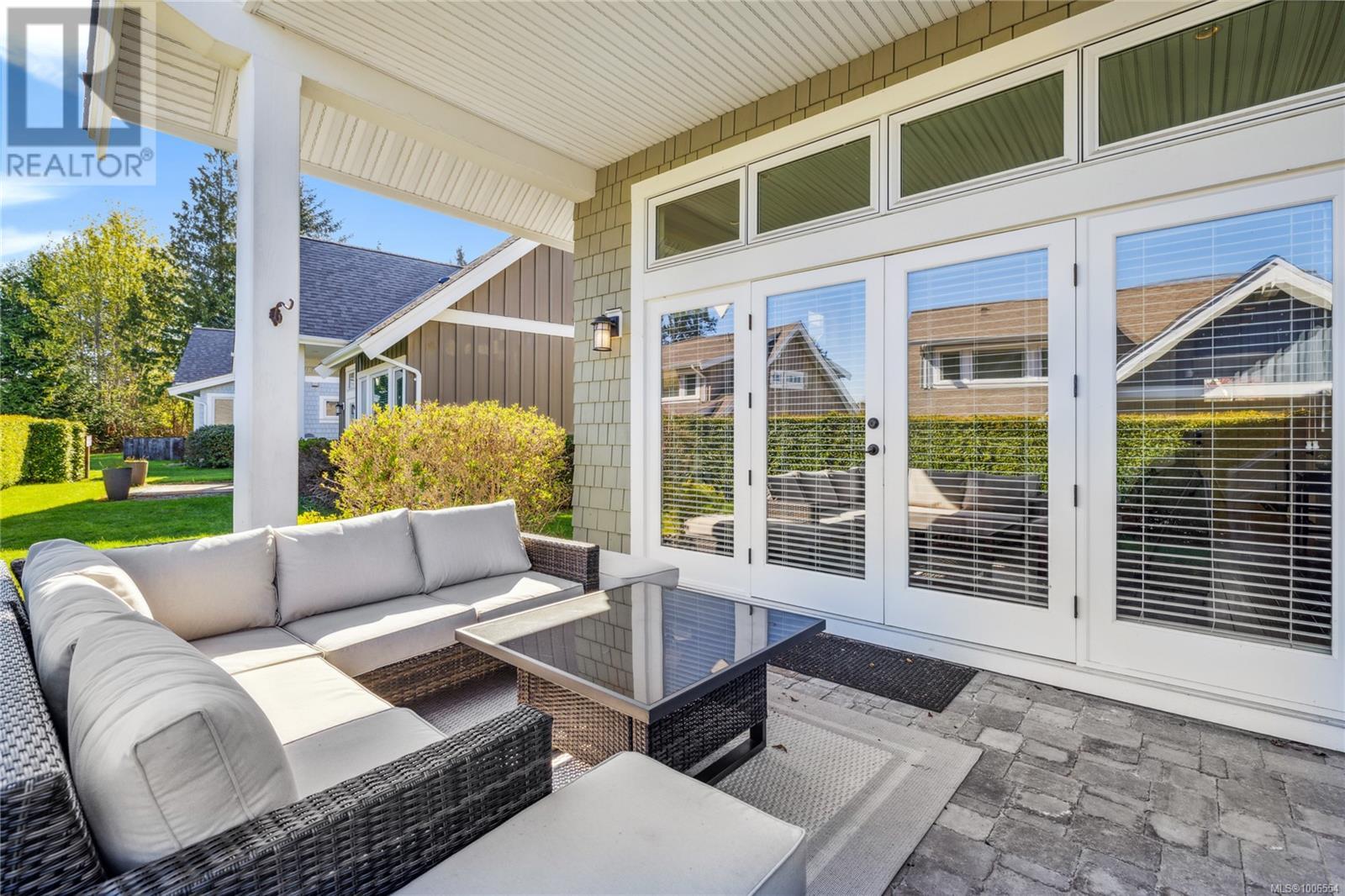 Photo 9 of 29 5251 Island Hwy, Qualicum Beach BC