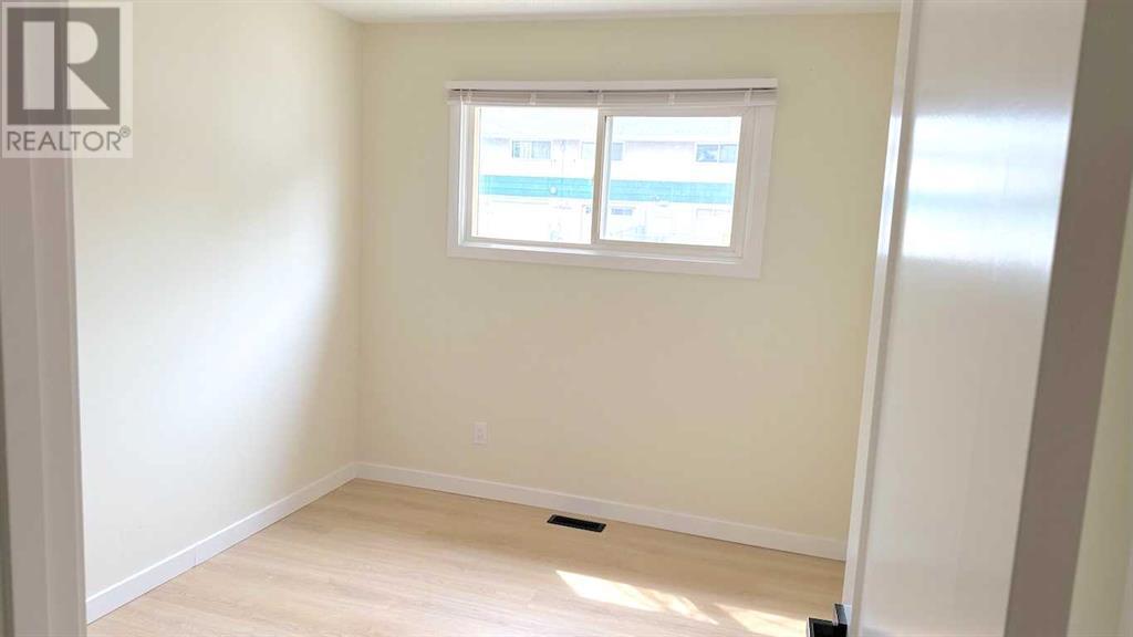 Multi-family House Bi-level for Sale in   Avenue NE Winston Heights/Mountview Calgary 