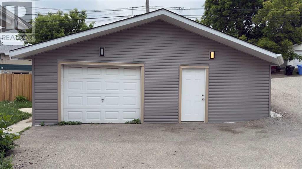 Multi-family House Bi-level for Sale in   Avenue NE Winston Heights/Mountview Calgary 