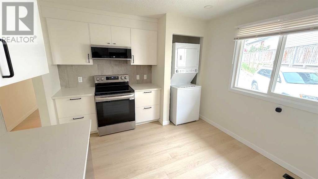 Multi-family House Bi-level for Sale in   Avenue NE Winston Heights/Mountview Calgary 