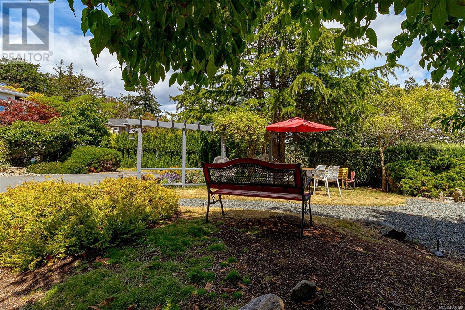 Photo 33 of 2619 Crystalview Dr, Langford BC