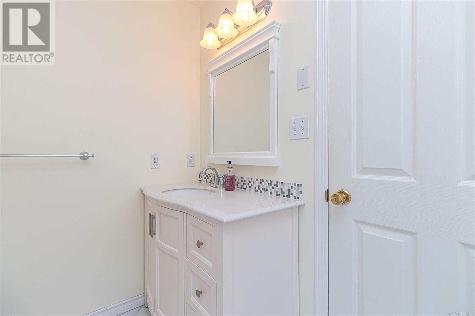 Photo 68 of 2619 Crystalview Dr, Langford BC