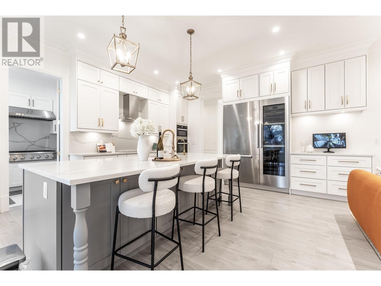 4640 FOXGLOVE Crescent, Richmond