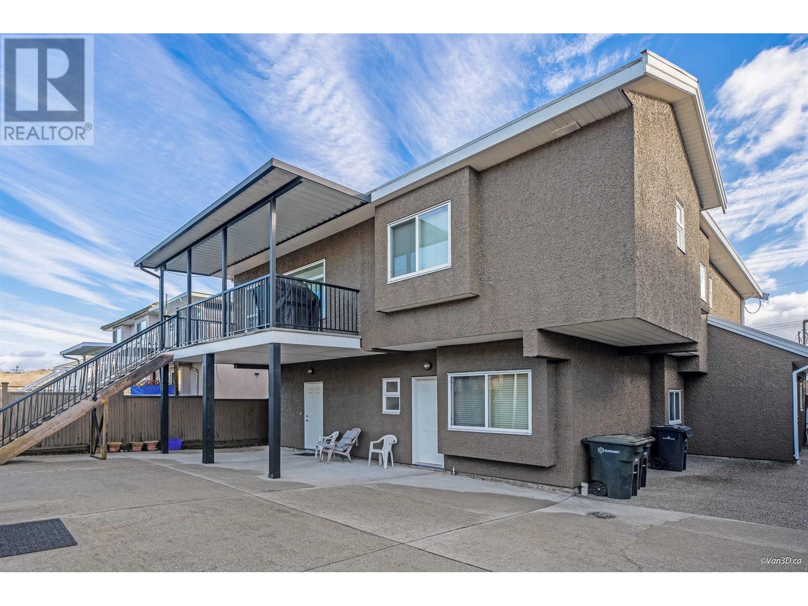 Photo 11 of 7821 17th Avenue, Burnaby BC