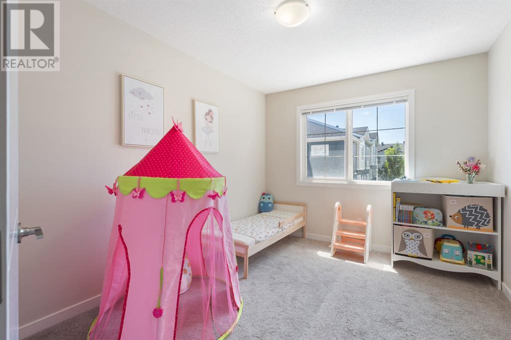 Single Family House for Sale in  Evansridge Common NW Evanston Calgary 