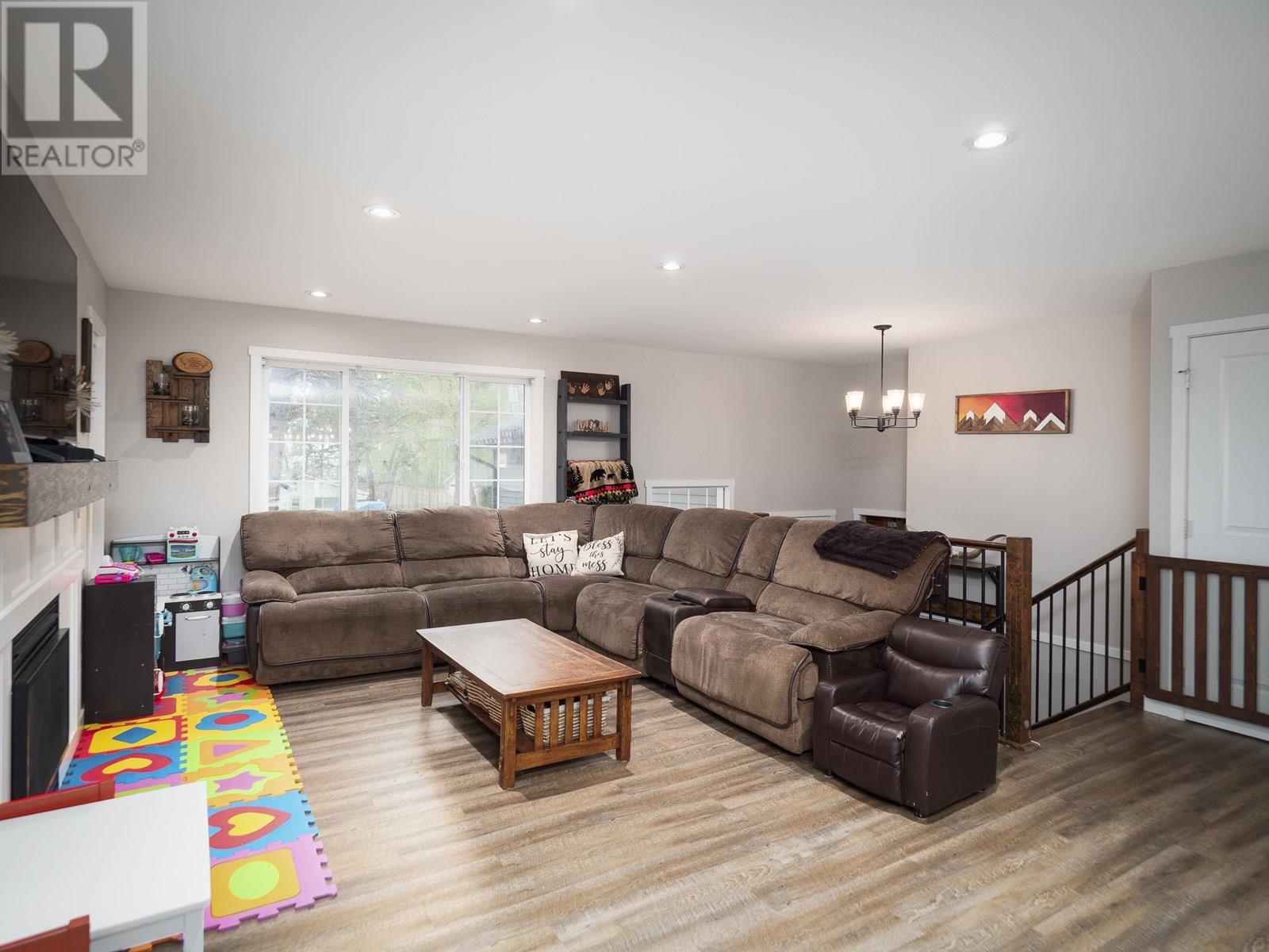 Photo 6 of 8249 Peter Road, Prince George BC