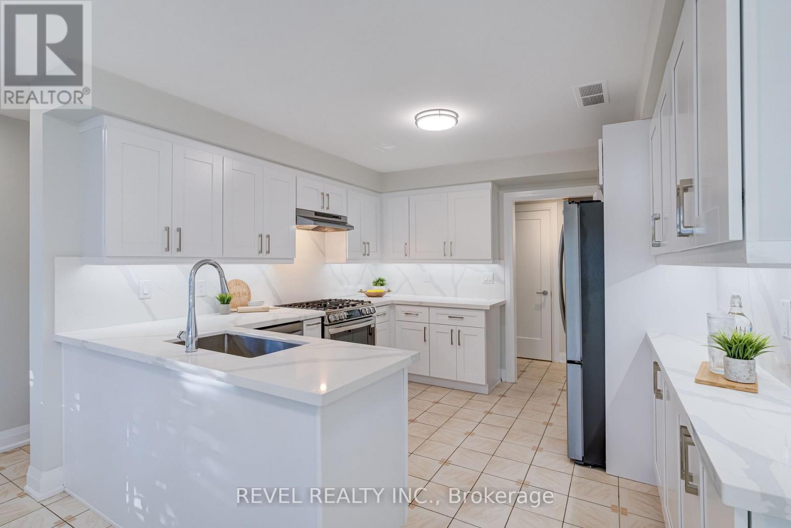 Single Family House for Sale in  LONE OAK AVENUE Brampton (Westgate) 
