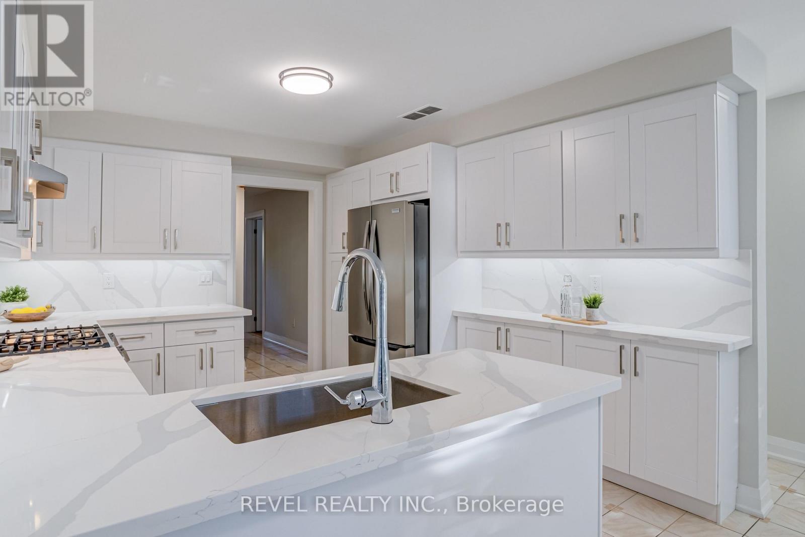 Single Family House for Sale in  LONE OAK AVENUE Brampton (Westgate) 