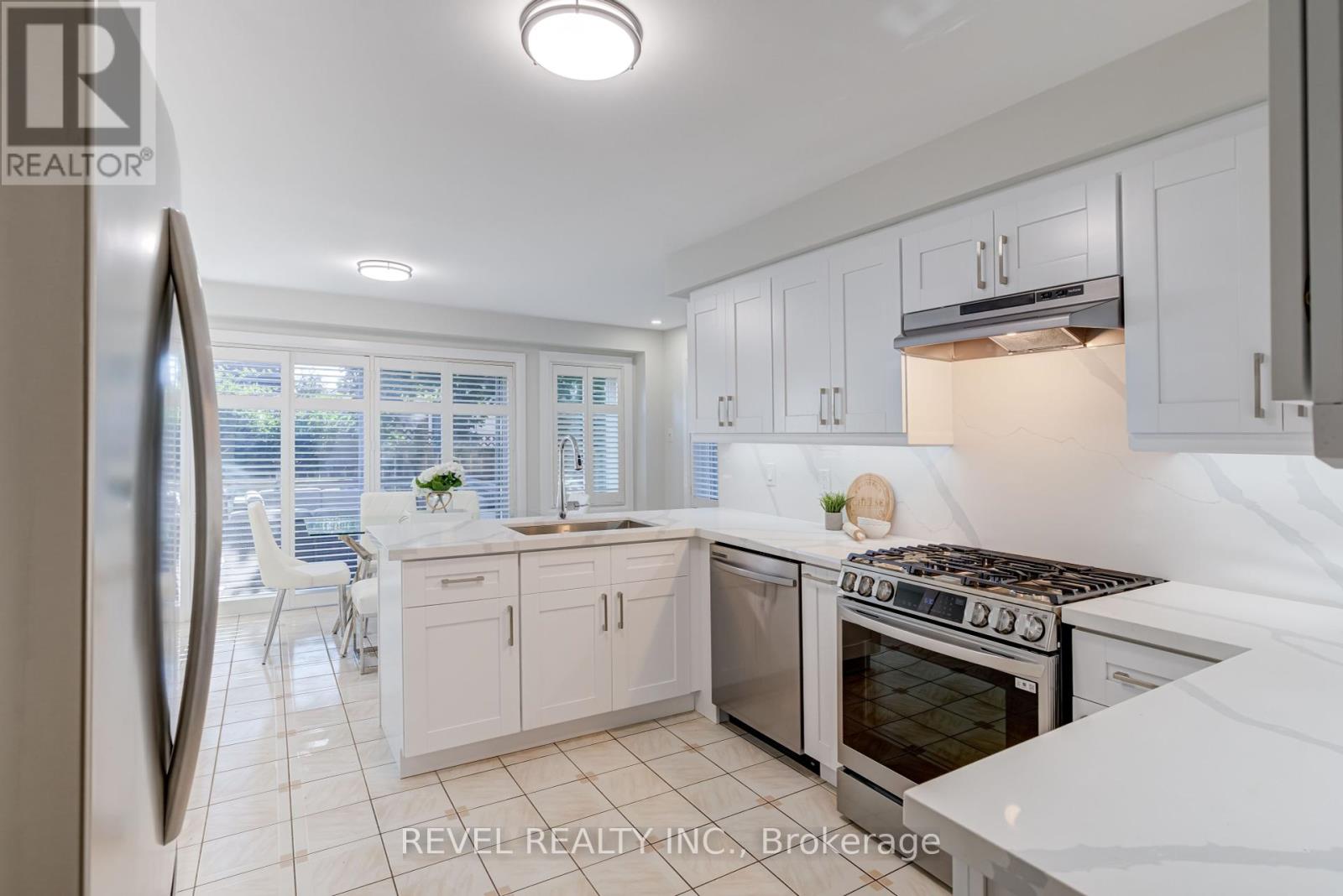 Single Family House for Sale in  LONE OAK AVENUE Brampton (Westgate) 