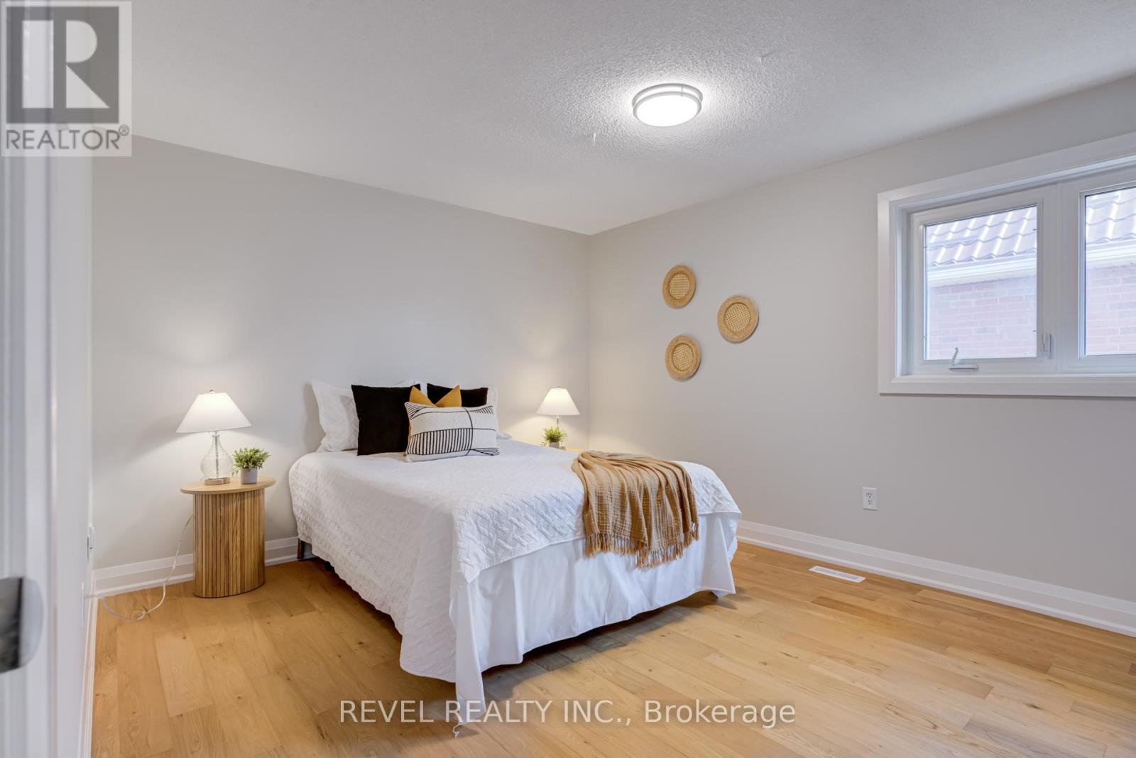 Single Family House for Sale in  LONE OAK AVENUE Brampton (Westgate) 