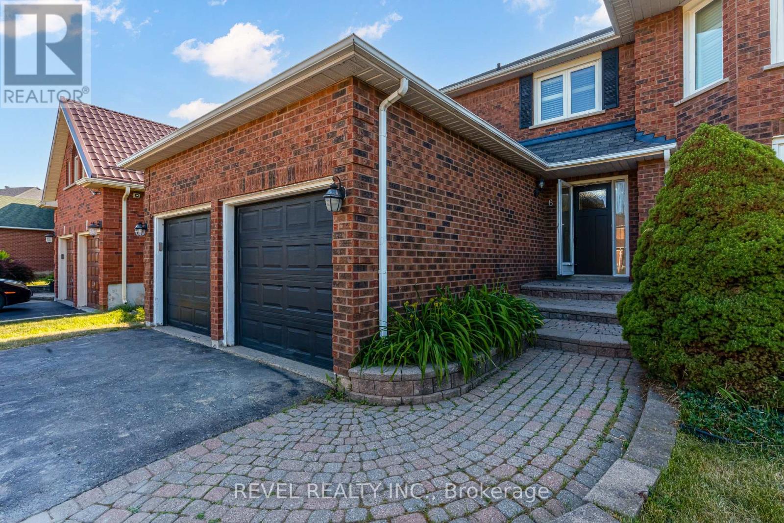 Single Family House for Sale in  LONE OAK AVENUE Brampton (Westgate) 