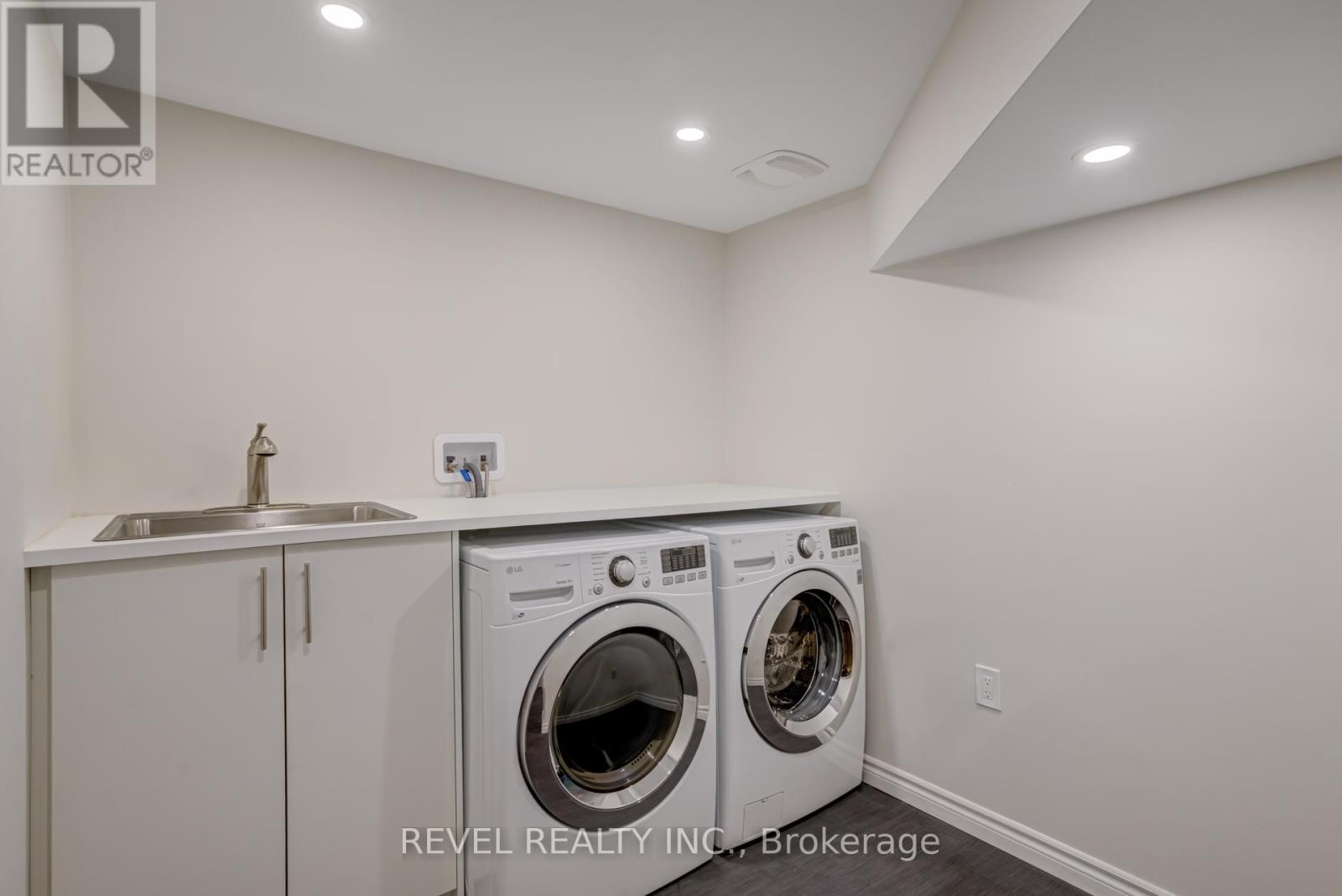 Single Family House for Sale in  LONE OAK AVENUE Brampton (Westgate) 