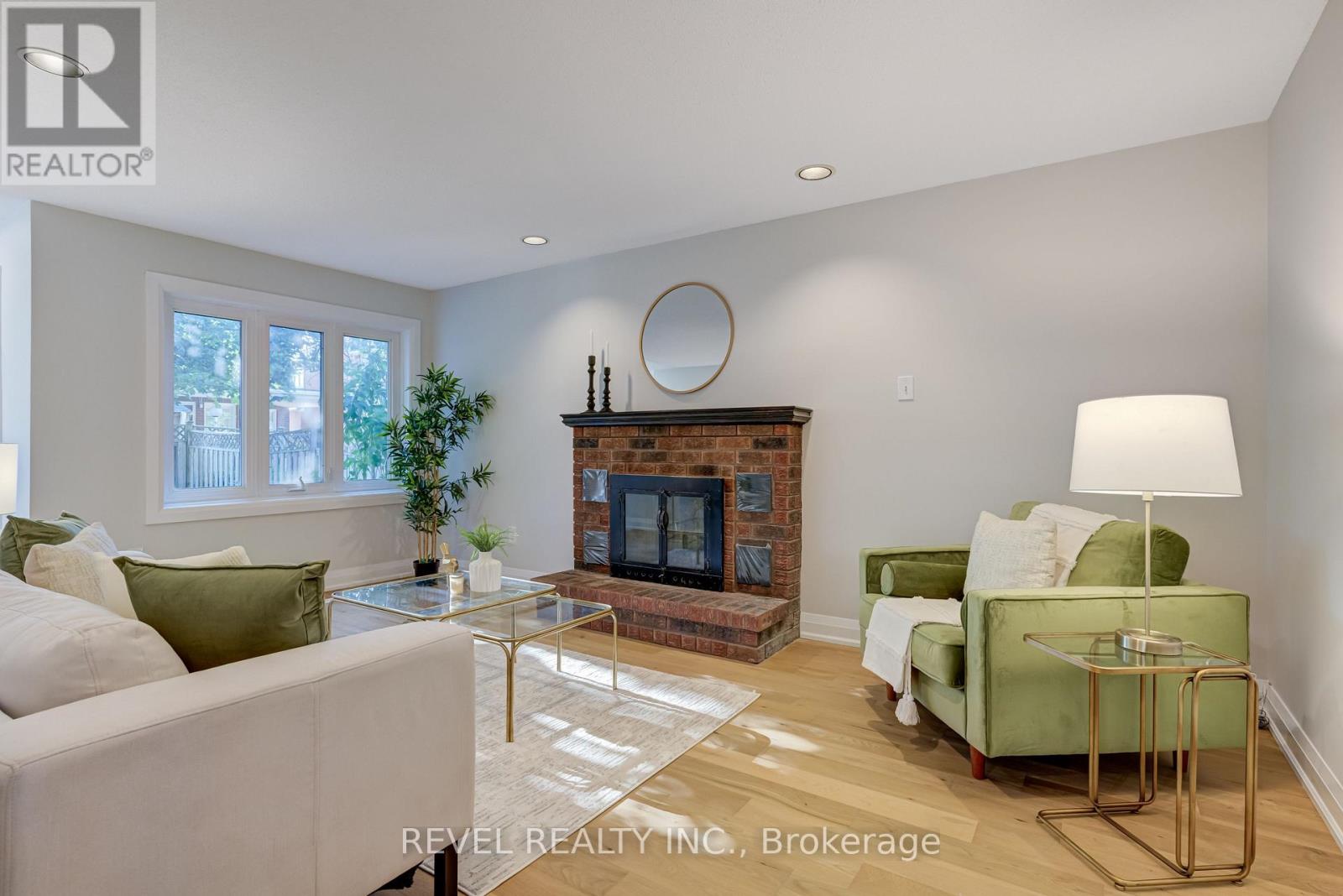 Single Family House for Sale in  LONE OAK AVENUE Brampton (Westgate) 