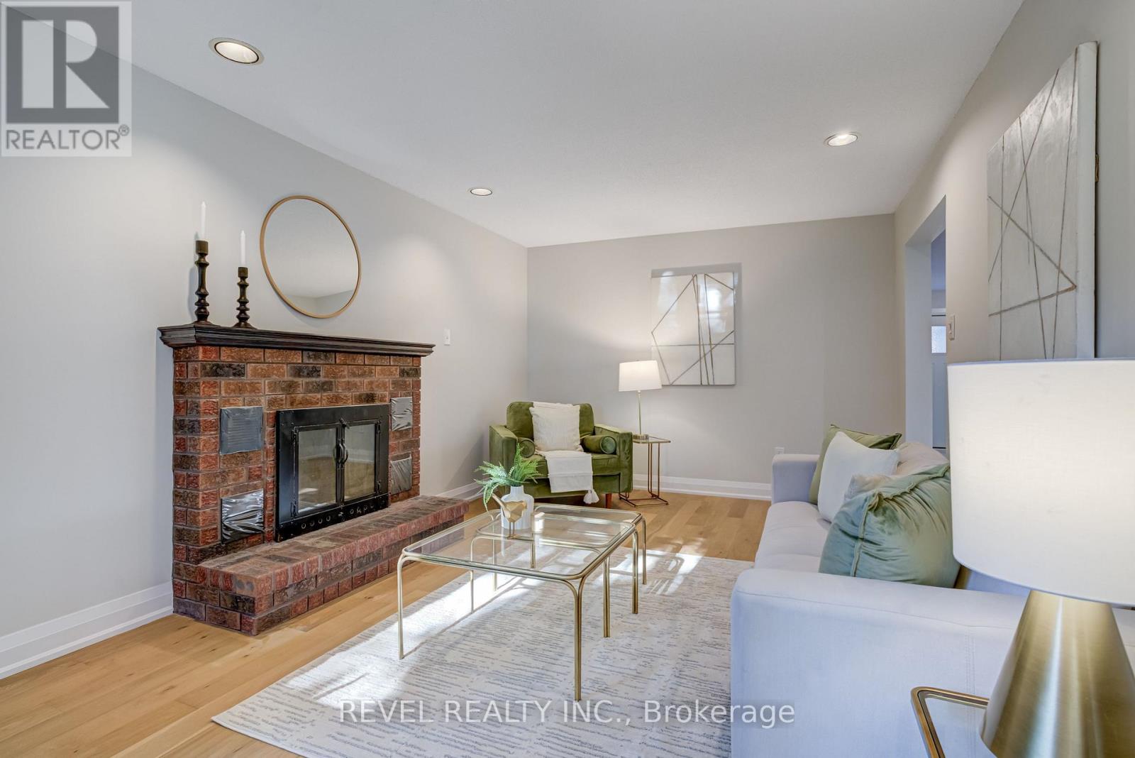 Single Family House for Sale in  LONE OAK AVENUE Brampton (Westgate) 