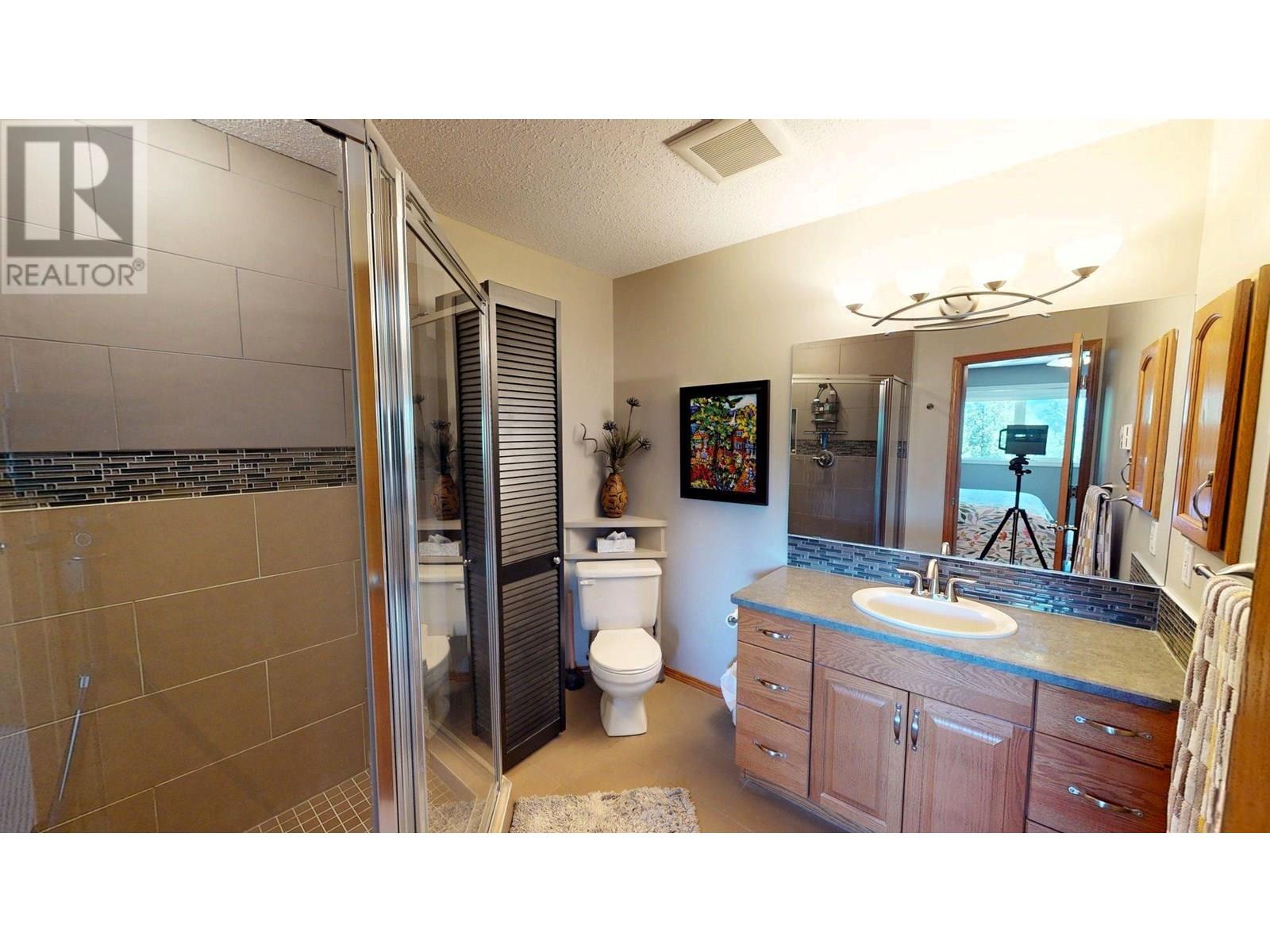 Photo 6 of 7535 Columbia Avenue Unit 13, Radium Hot Springs BC