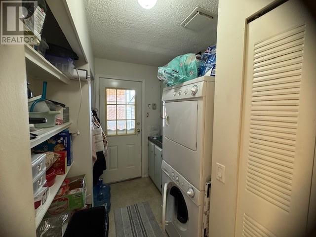 10 3096 South Main Street, Penticton