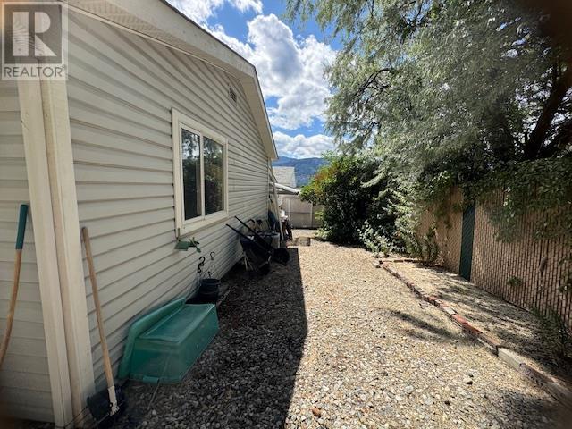 10 3096 South Main Street, Penticton