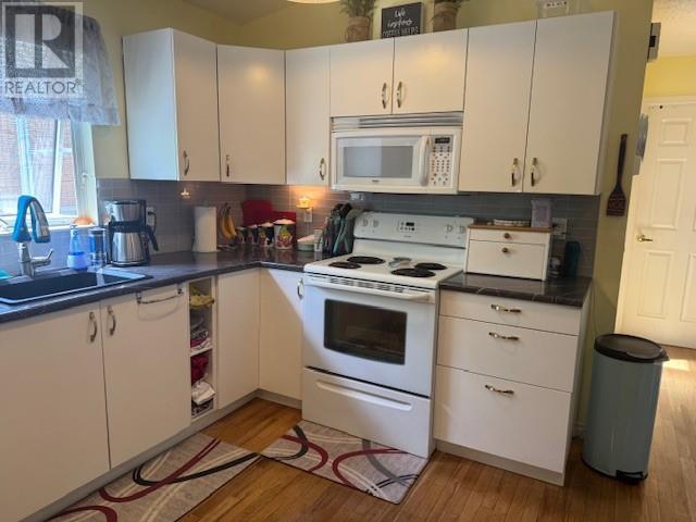 10 3096 South Main Street, Penticton
