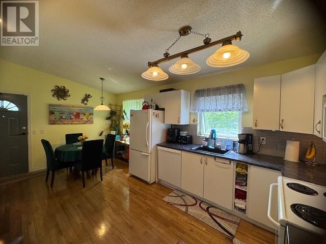 10 3096 South Main Street, Penticton