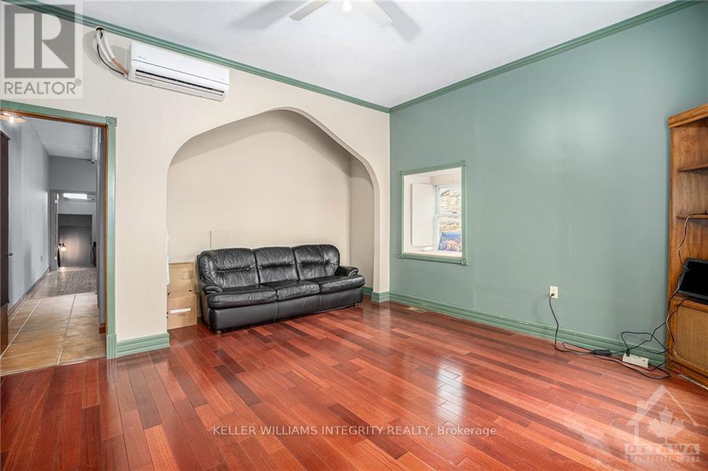 Photo 3 of 54 Foster Street, Perth ON