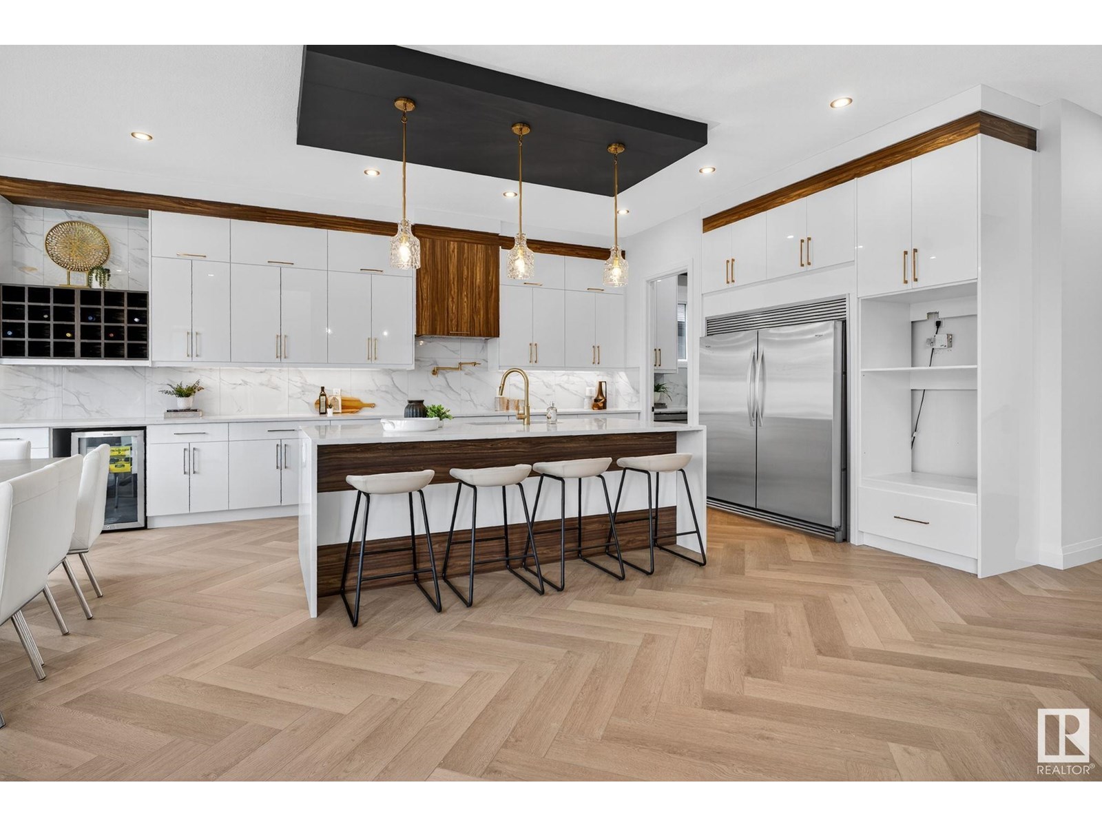 Photo 11 of 3518 Keswick Bv Sw, Edmonton AB