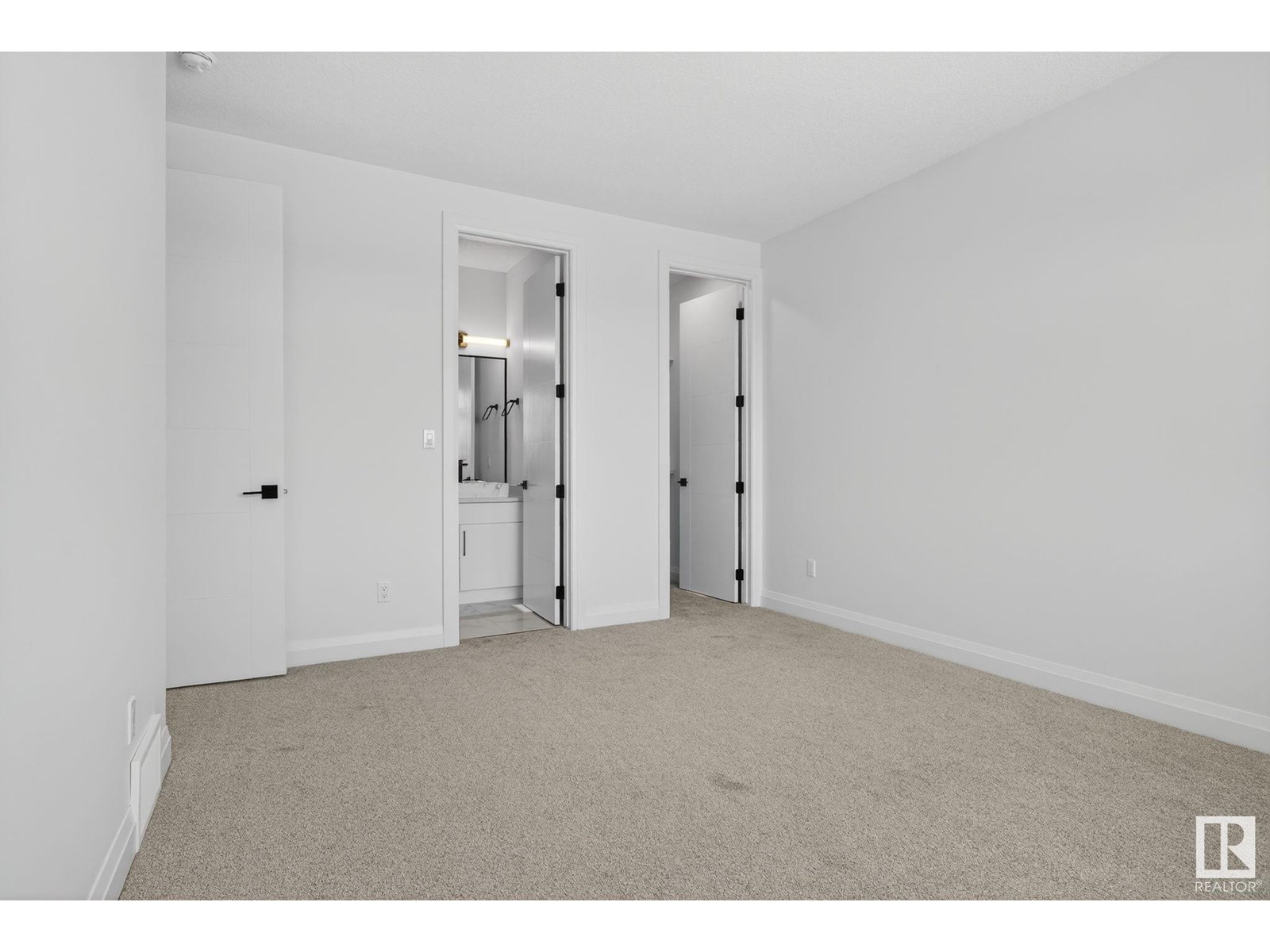Photo 23 of 3518 Keswick Bv Sw, Edmonton AB