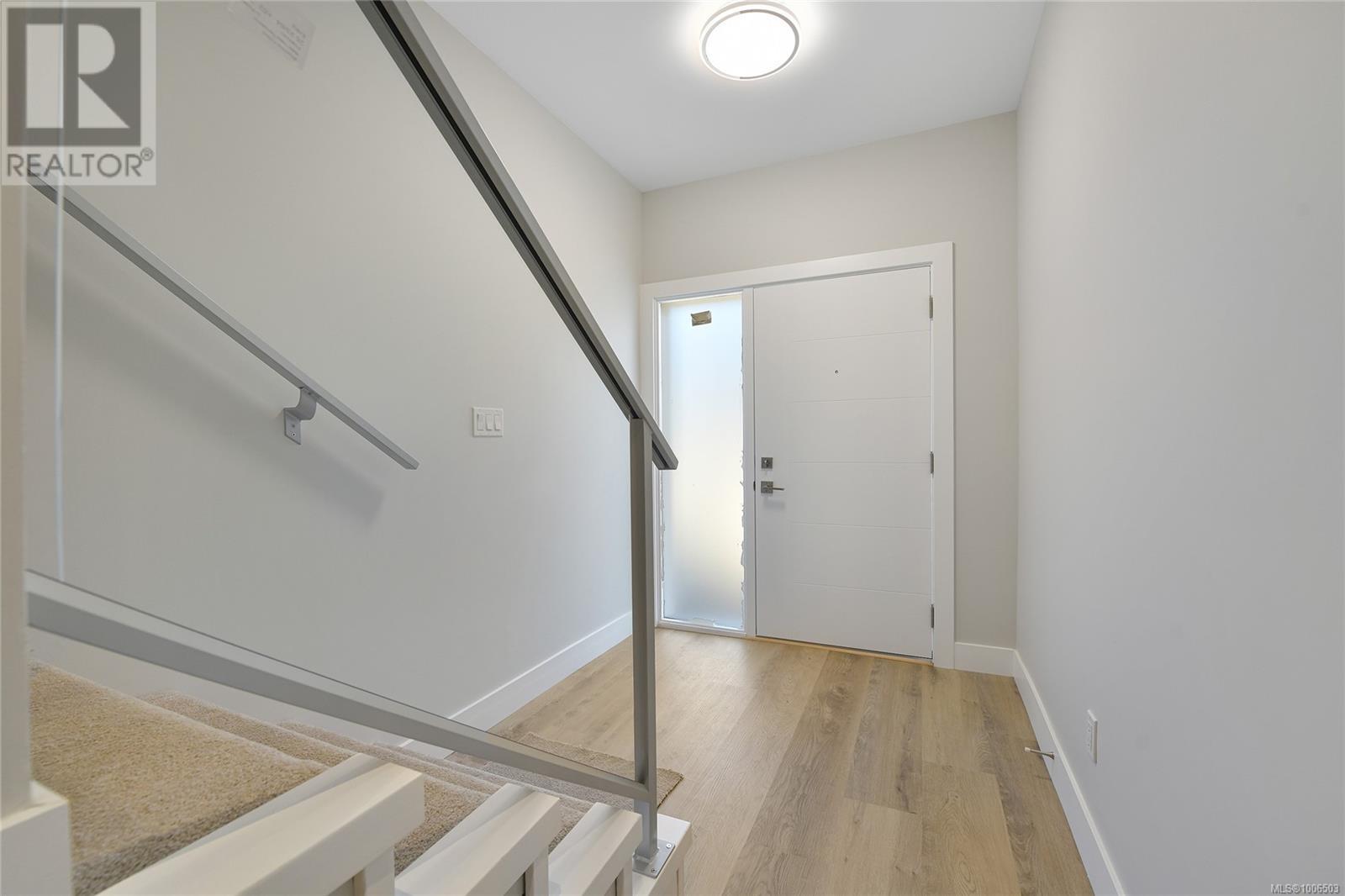 Photo 3 of 994 Citation Rd, Langford BC
