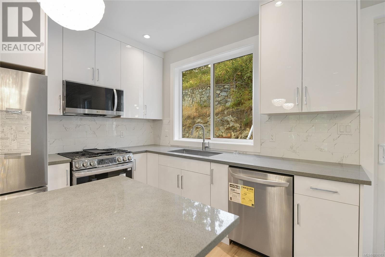 Photo 5 of 994 Citation Rd, Langford BC