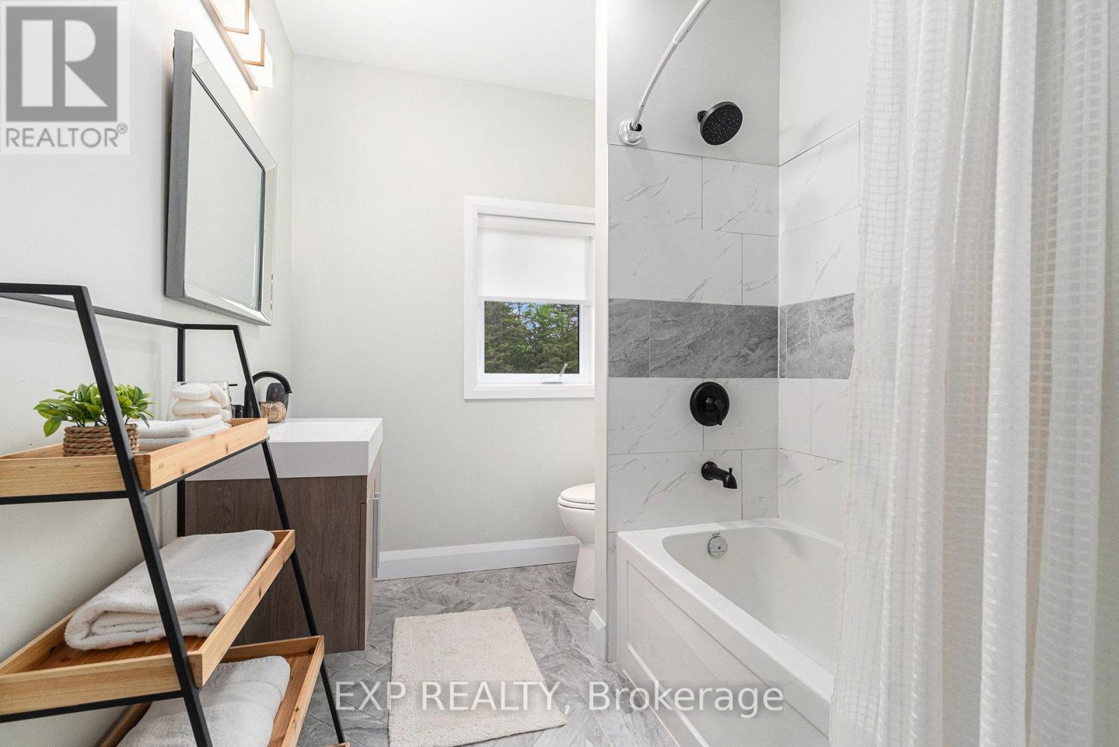 Photo 23 of 95 Constance Lake Road, Ottawa ON