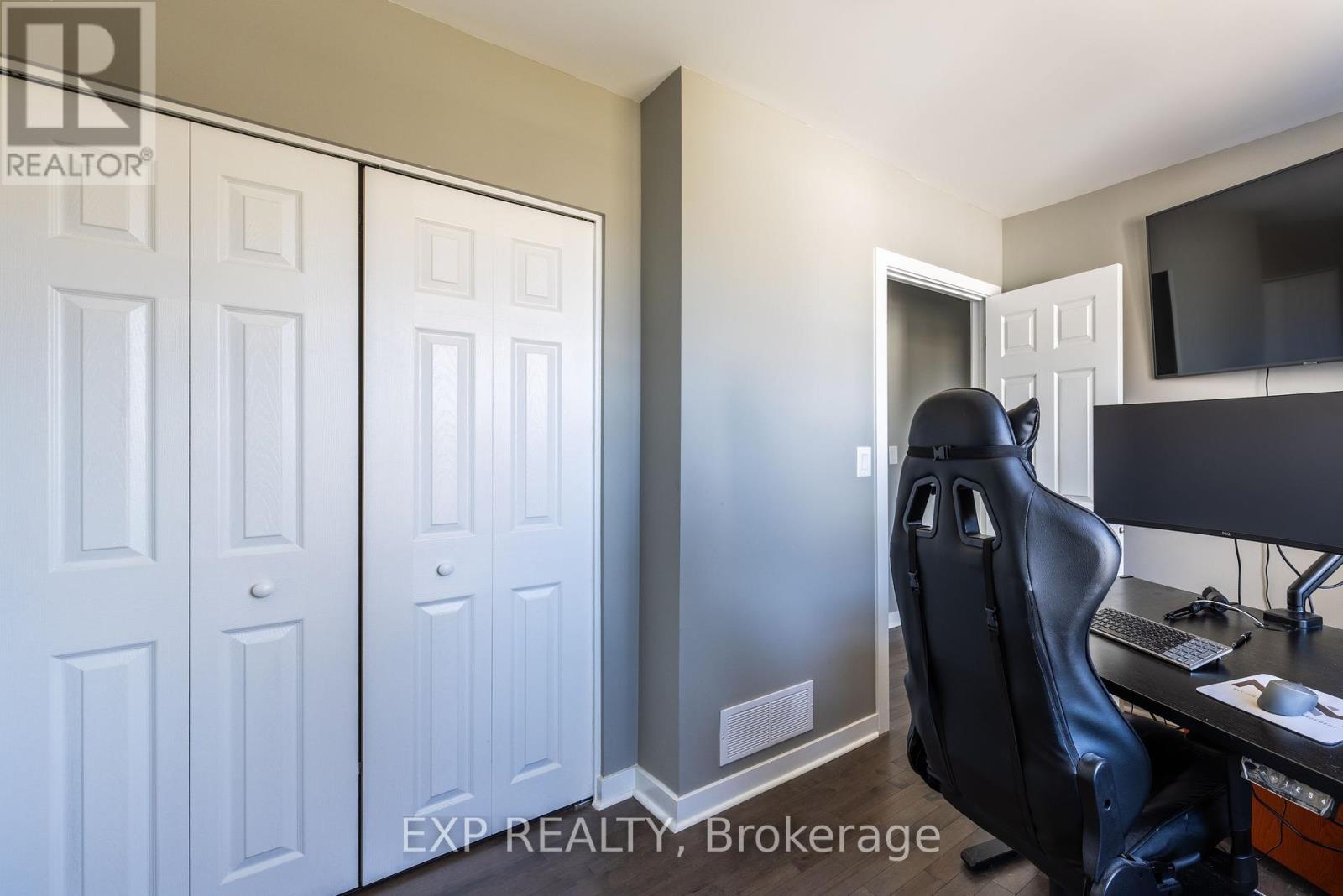 Photo 14 of 35 Withrow Avenue, Ottawa ON