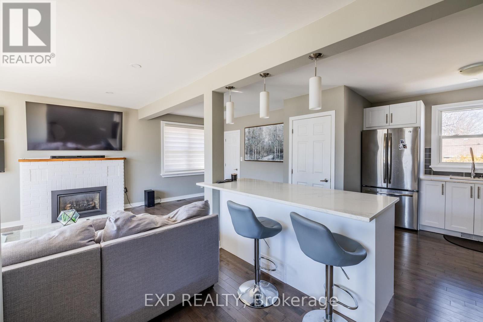 Photo 6 of 35 Withrow Avenue, Ottawa ON