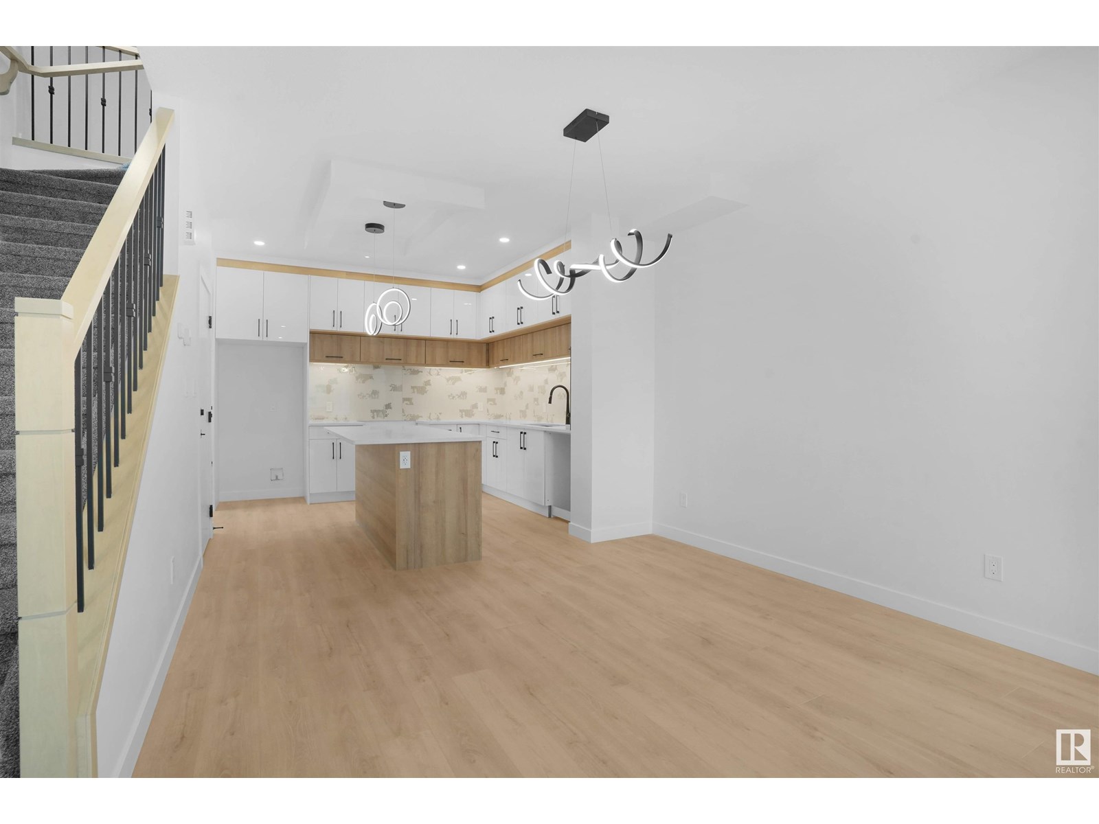 Photo 7 of 10948 62 Av Nw, Edmonton AB