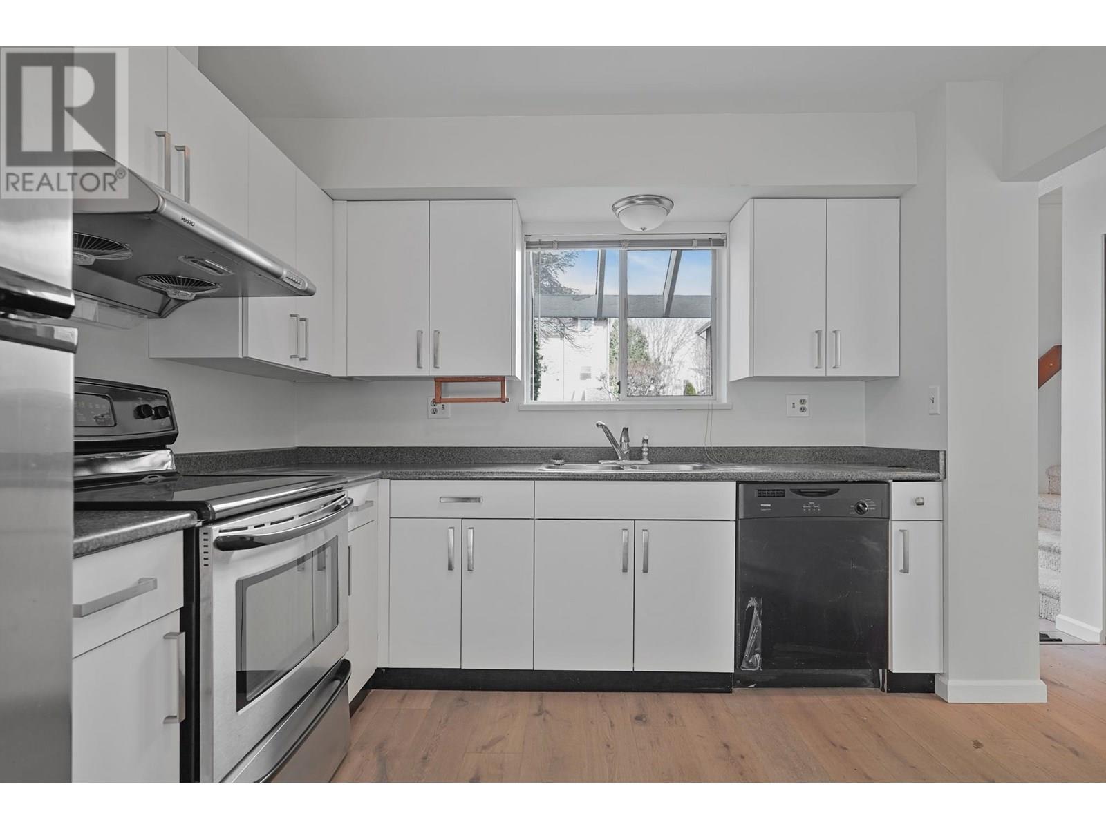 Photo 7 of 17 7400 Minoru Boulevard, Richmond BC