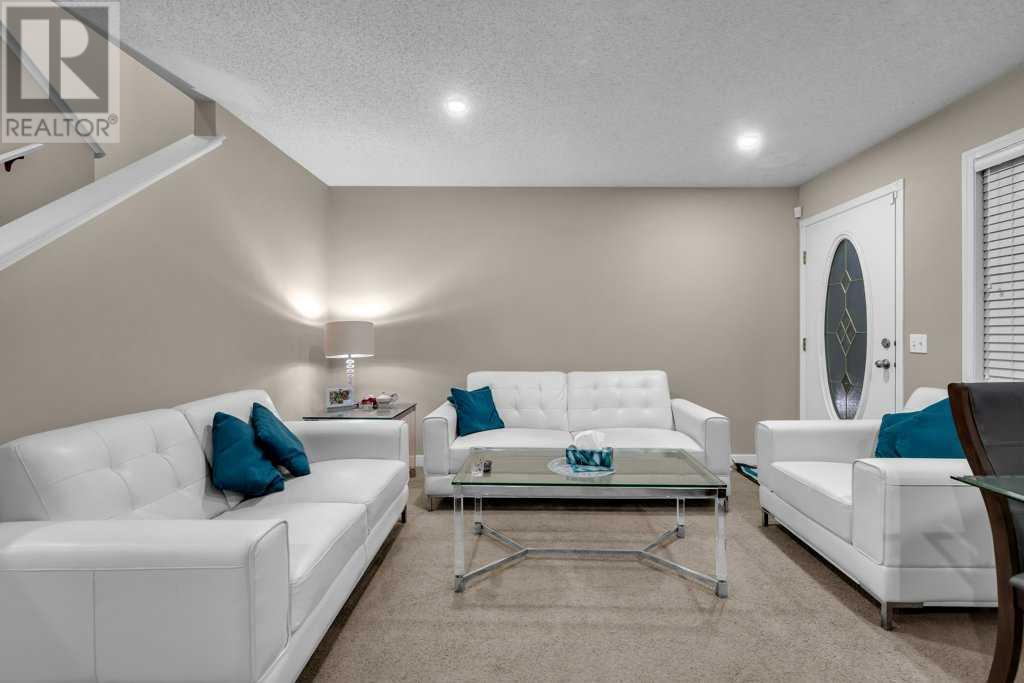 Single Family House for Sale in  Coral Cove NE Coral Springs Calgary 
