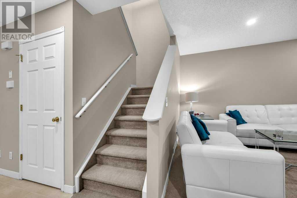 Single Family House for Sale in  Coral Cove NE Coral Springs Calgary 