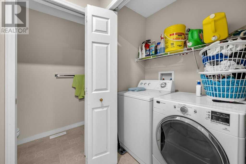 Single Family House for Sale in  Coral Cove NE Coral Springs Calgary 