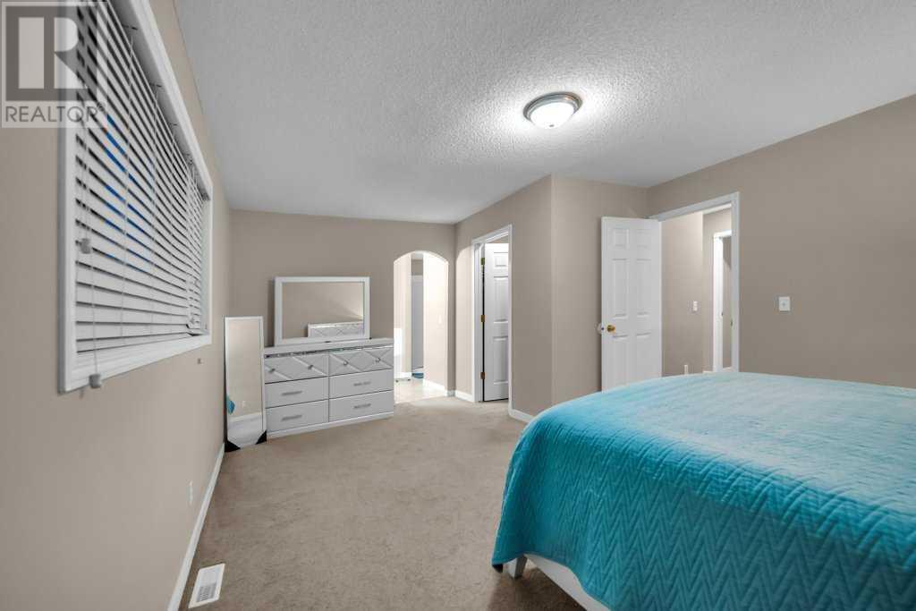 Single Family House for Sale in  Coral Cove NE Coral Springs Calgary 
