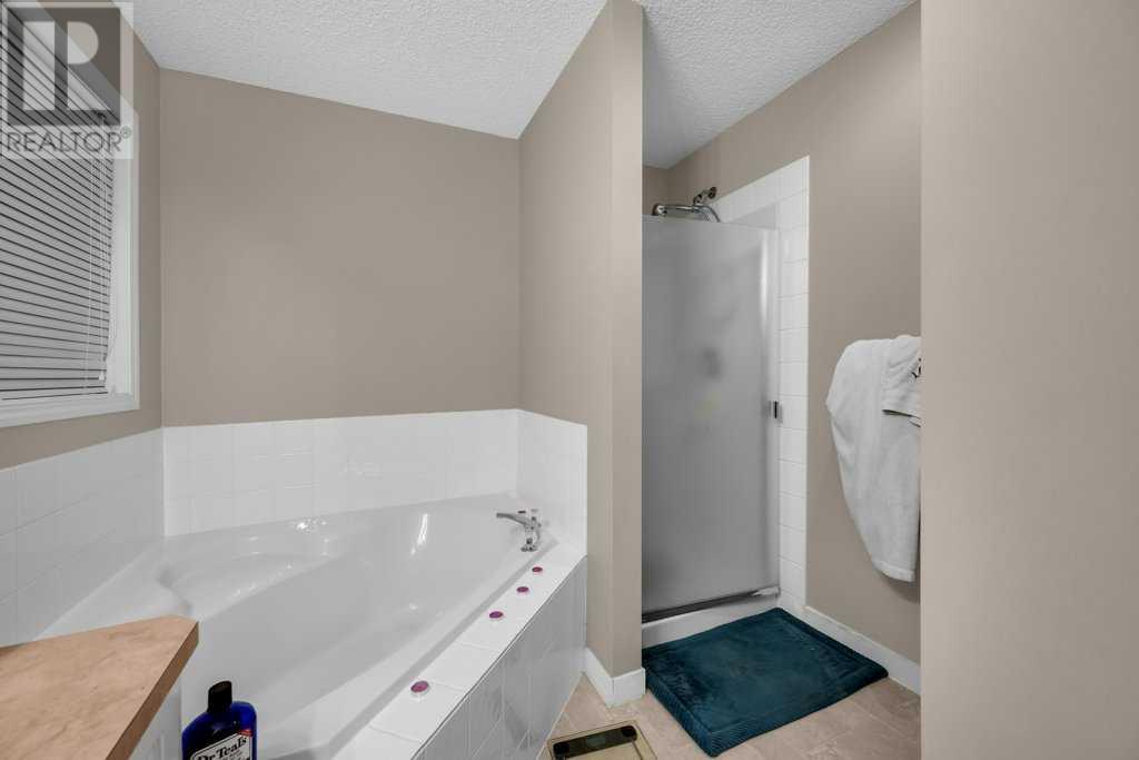 Single Family House for Sale in  Coral Cove NE Coral Springs Calgary 