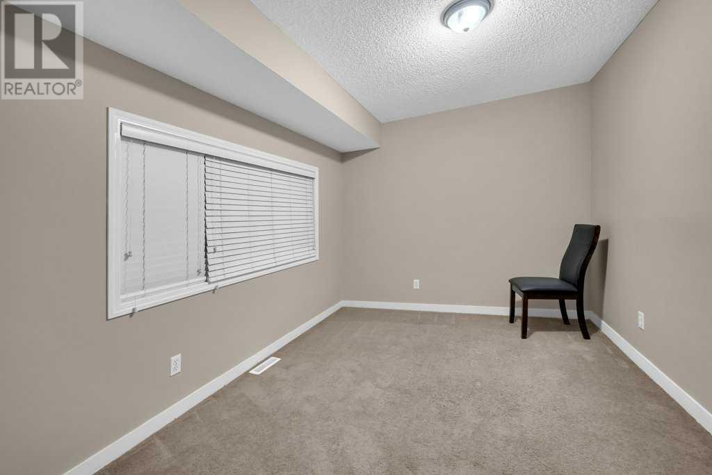 Single Family House for Sale in  Coral Cove NE Coral Springs Calgary 