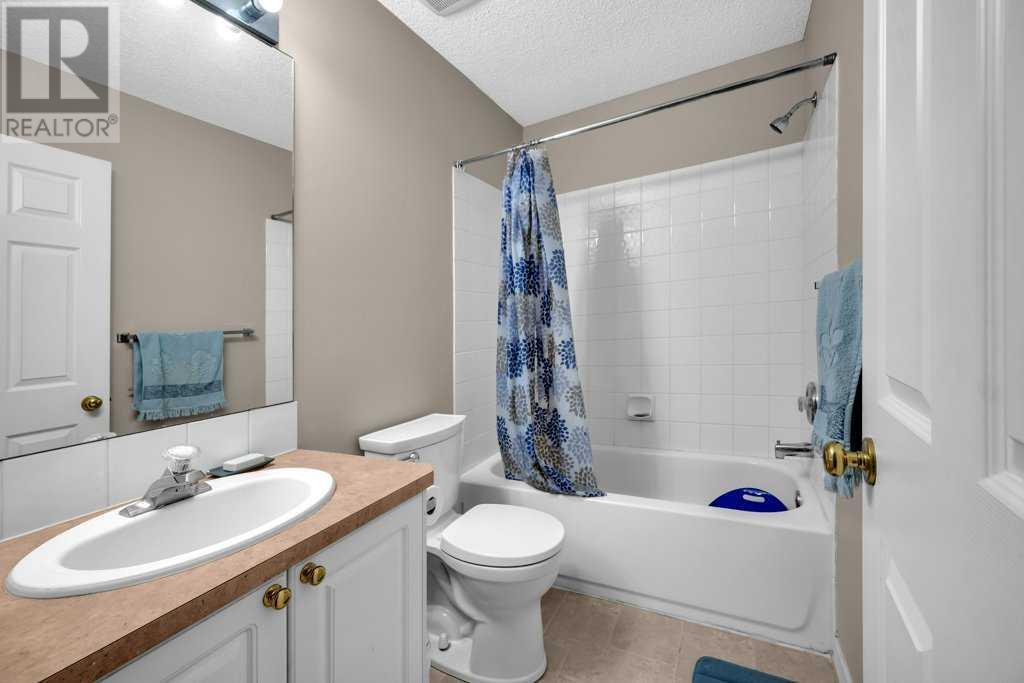 Single Family House for Sale in  Coral Cove NE Coral Springs Calgary 