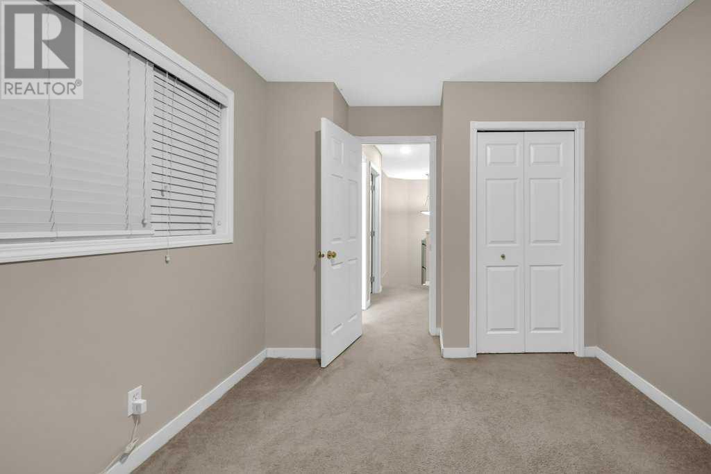 Single Family House for Sale in  Coral Cove NE Coral Springs Calgary 
