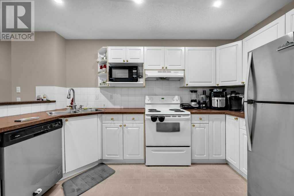 Single Family House for Sale in  Coral Cove NE Coral Springs Calgary 