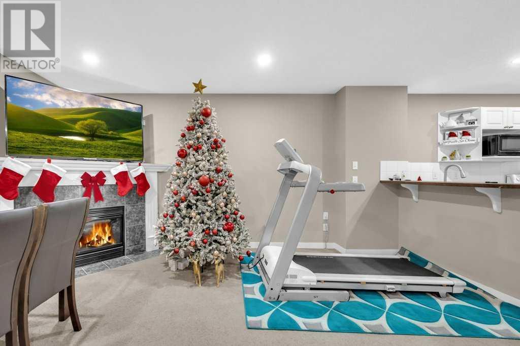 Single Family House for Sale in  Coral Cove NE Coral Springs Calgary 