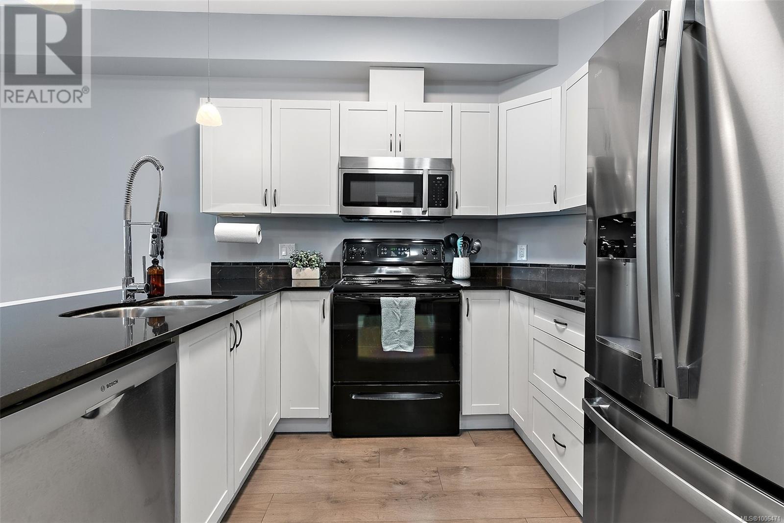 Photo 7 of 205 821 Goldstream Ave, Langford BC