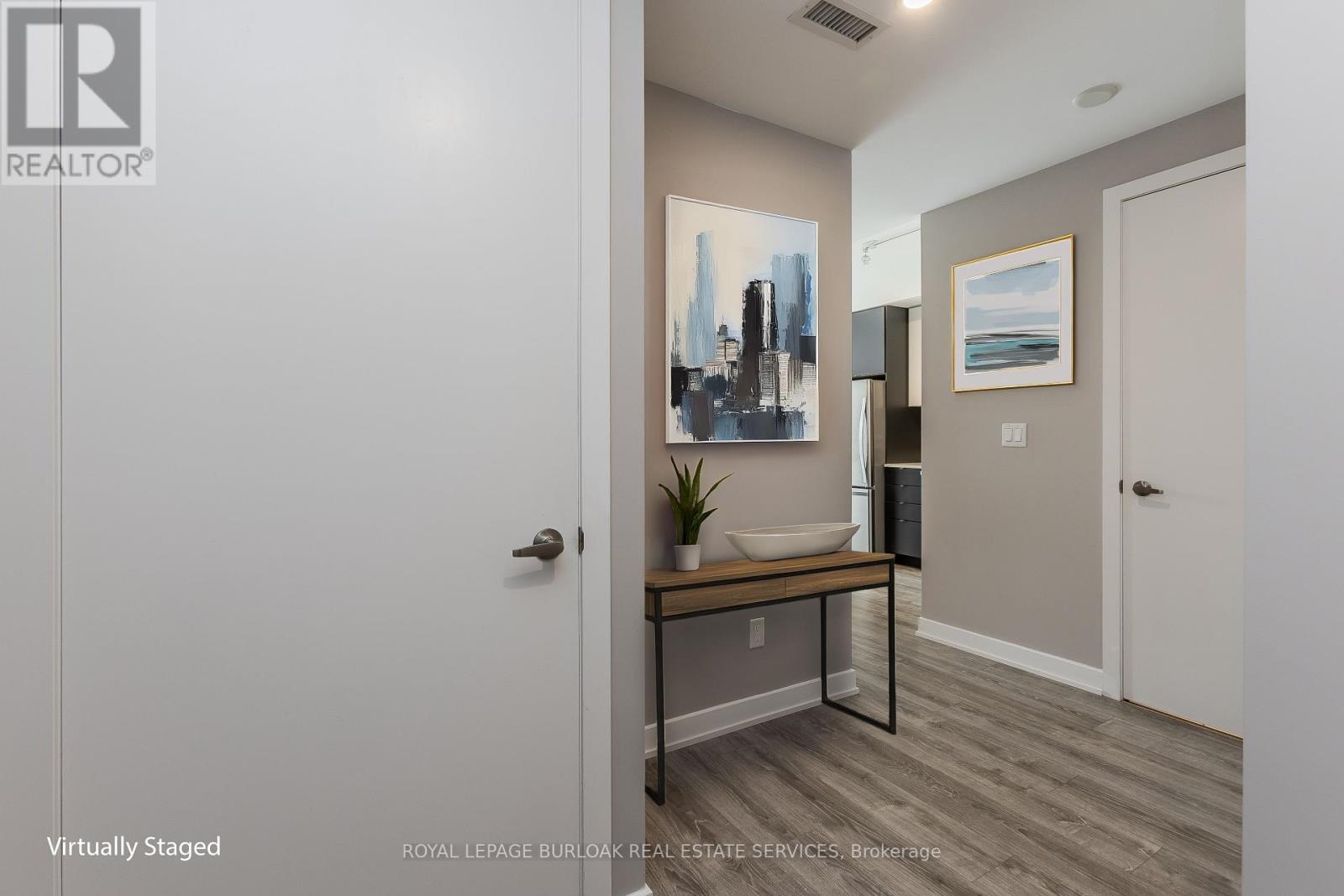 Photo 9 of C 320 5260 Dundas Street, Burlington ON