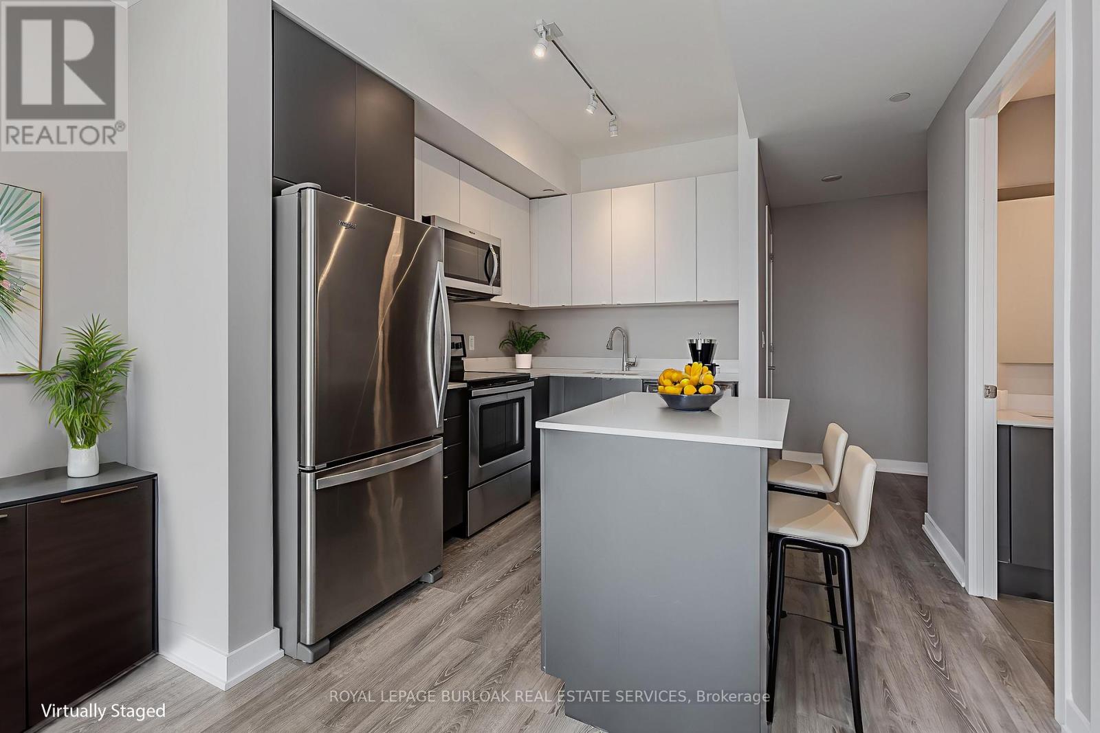 Photo 4 of C 320 5260 Dundas Street, Burlington ON