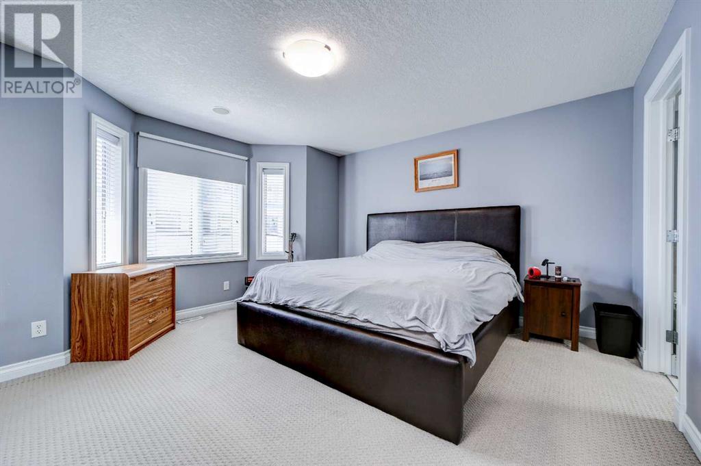 Single Family House for Sale in #   Avenue NE Tuxedo Park Calgary 
