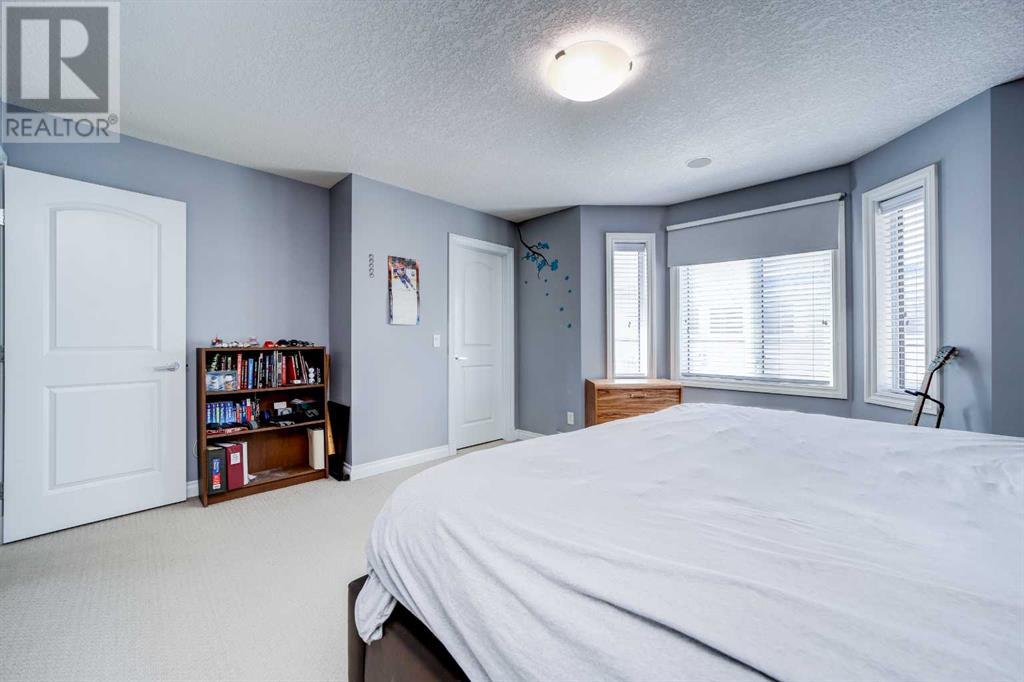 Single Family House for Sale in #   Avenue NE Tuxedo Park Calgary 